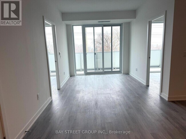 Photo du bâtiment - 1010 Sandy Beach Rd