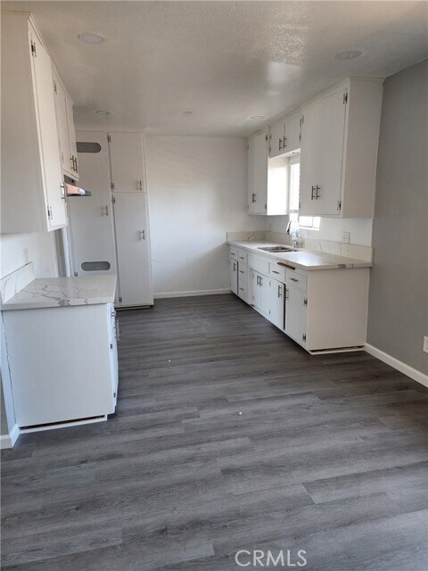 Foto del edificio - 34214 County Line Rd