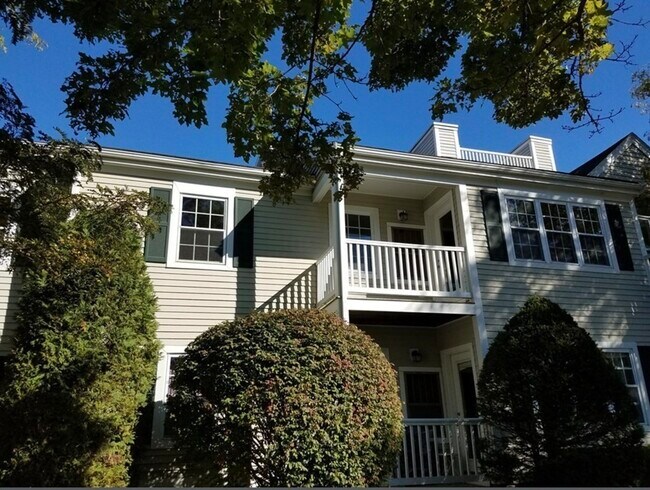Building Photo - 1000 Spring Valley Dr