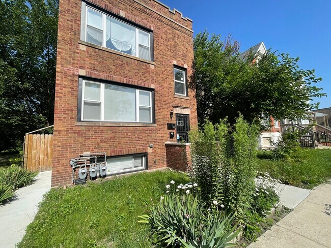 Building Photo - 5712 S Wabash Ave