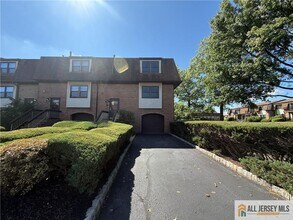 Building Photo - 2905 N Oaks Blvd