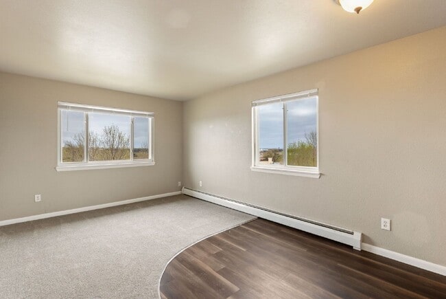 Building Photo - 1163 Cree Dr