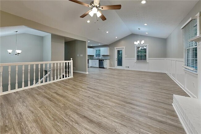 Building Photo - 62 Loxley Ct