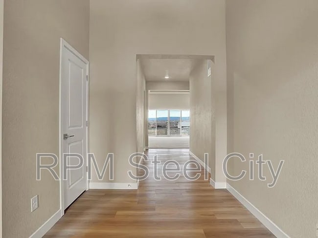 Foto del edificio - 753 S Laurue Dr