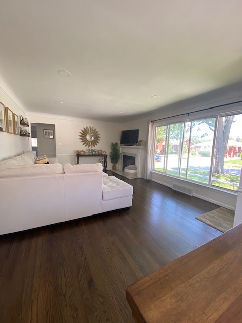 Living Room - 23268 Clairwood St