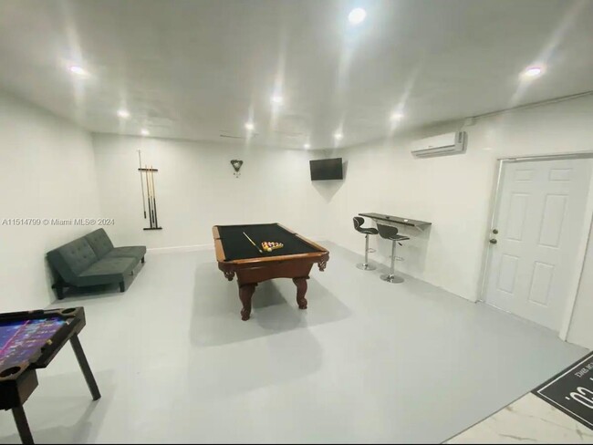 Foto del edificio - 7729 Fairway Blvd