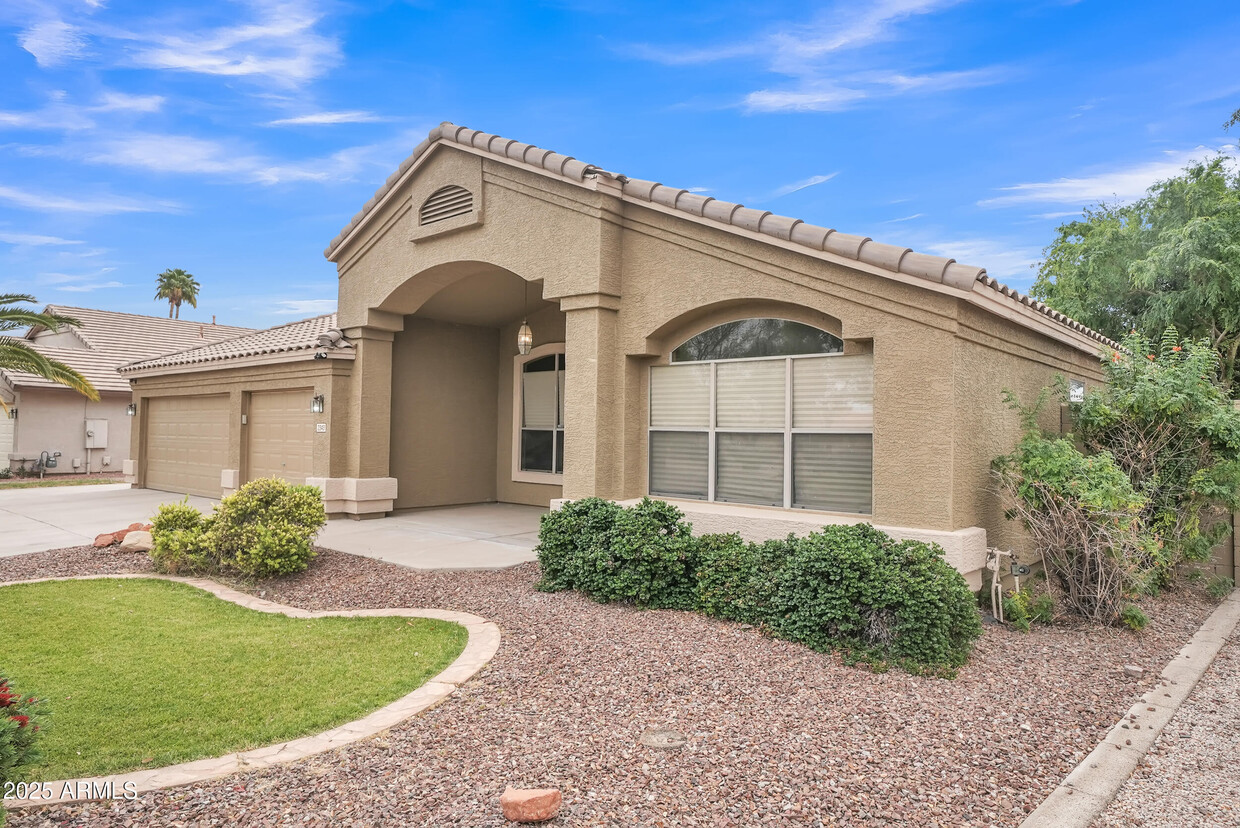 Foto principal - 2343 E Kempton Rd