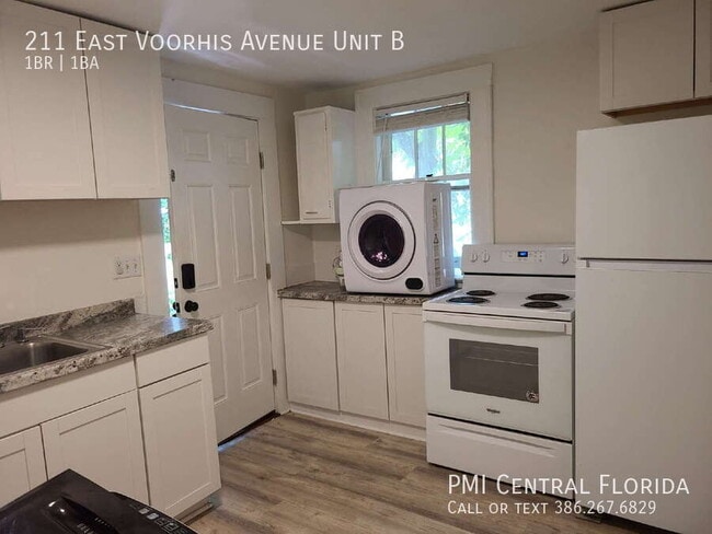 Building Photo - 211 E Voorhis Ave