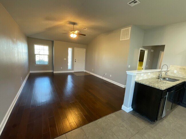 Foto del edificio - COMING SOON: Beautiful 3BR/2BA Home in Jop...