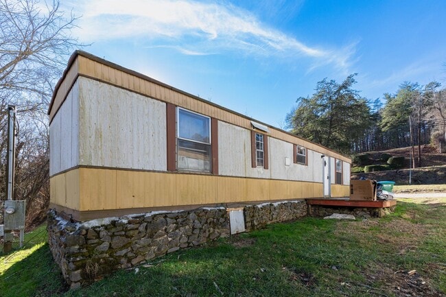 Foto del edificio - 245 Weaverville Rd