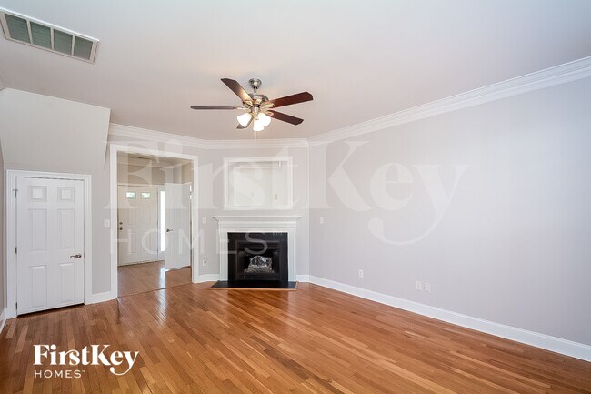 Building Photo - 105 Namath Ct