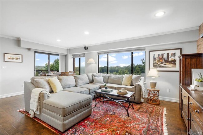 Foto del edificio - 24 Ray Pl