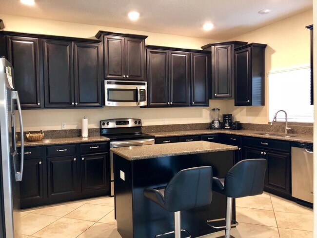 Foto del edificio - WYNDHAM LAKES ESTATES 4/2.5 HOME FOR RENT - LAKE VIEW!
