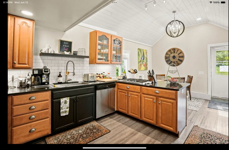 Foto principal - 281 Salmon Brook St