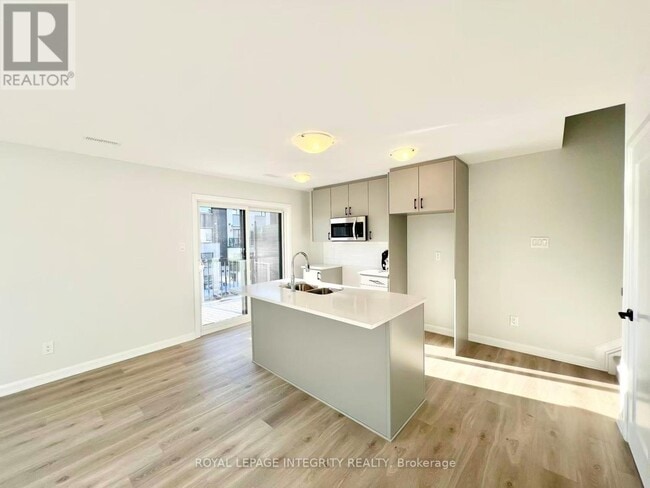 Photo du bâtiment - 1118 Creekway Private