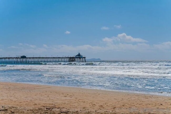 Building Photo - 736 Florence St