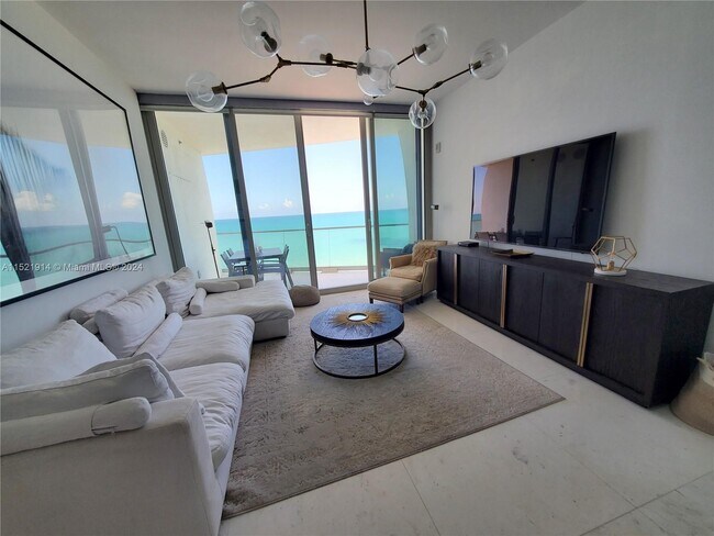 Building Photo - 16901 Collins Ave
