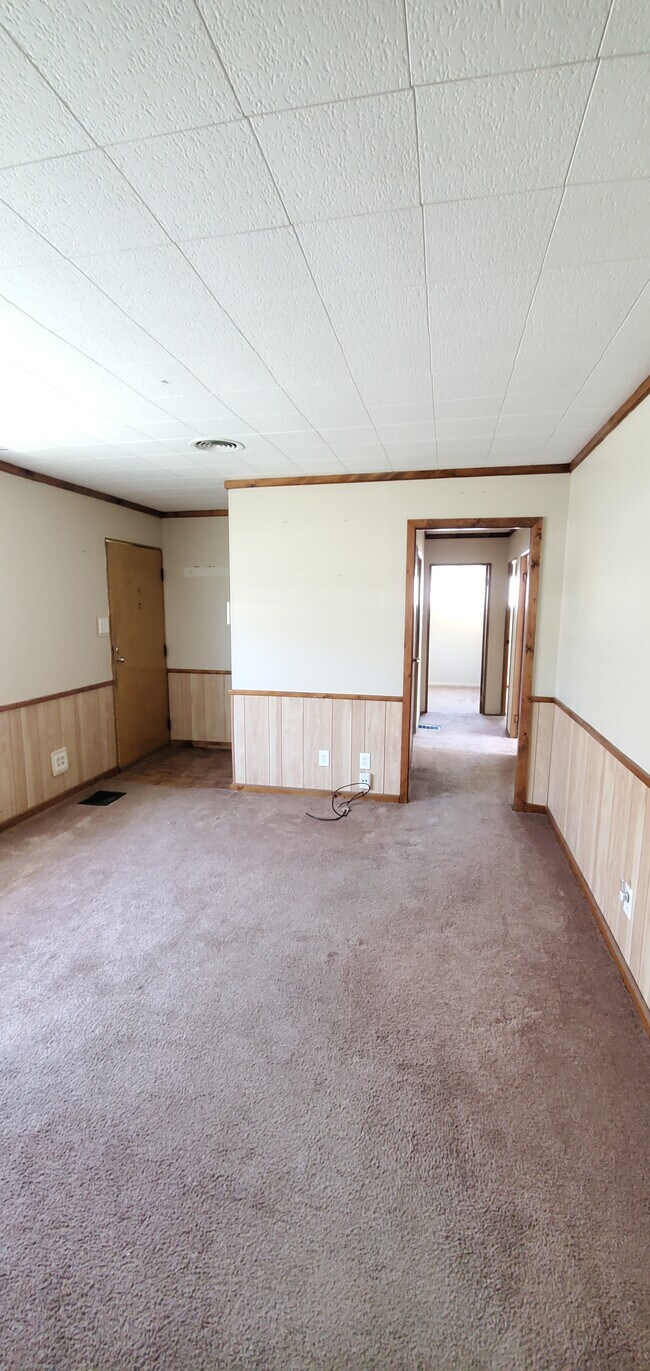 Foto del edificio - Three bedroom one bathroom single story home