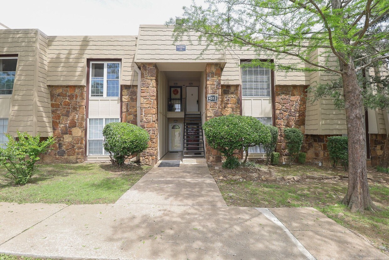 Primary Photo - 2 Bed / 2 Bath Condo in Central Tulsa!