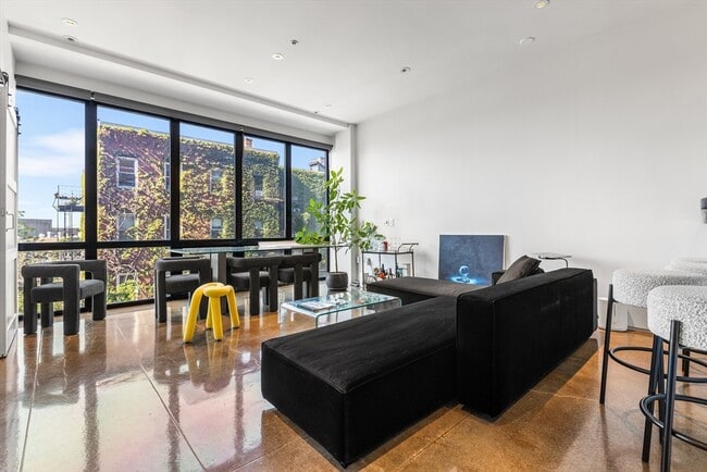 Building Photo - 37 A St