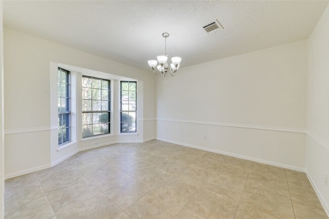 Building Photo - 18318 Ella Blvd