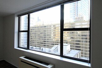 Building Photo - 400 E 71st St