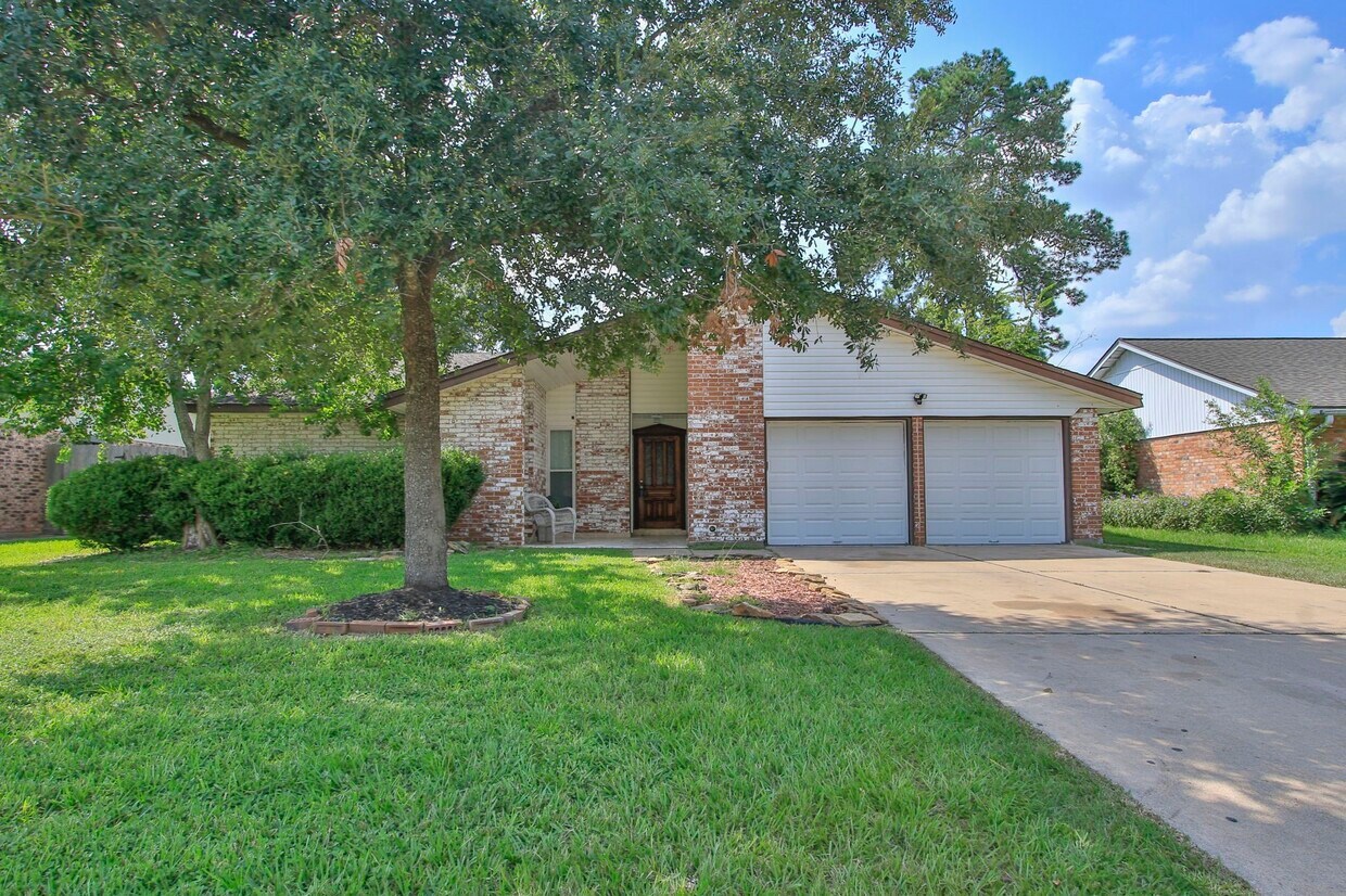 Primary Photo - 2207 Whiteback Dr