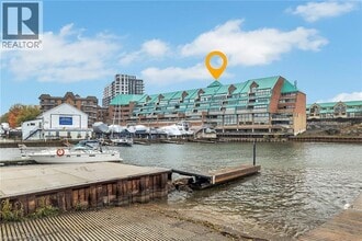 Building Photo - 100 Bronte Rd