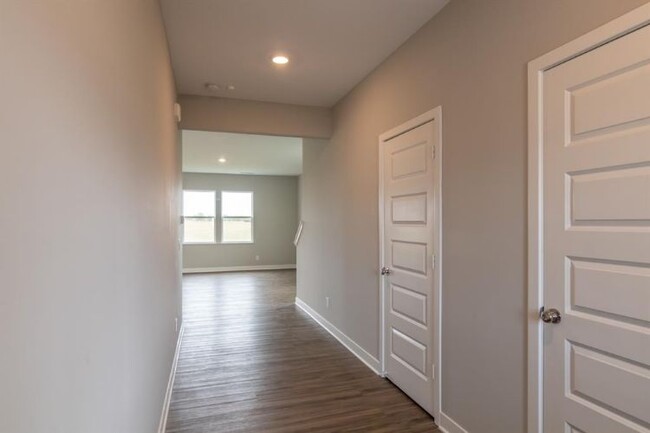 Foto del edificio - 221 Switchgrass Ln