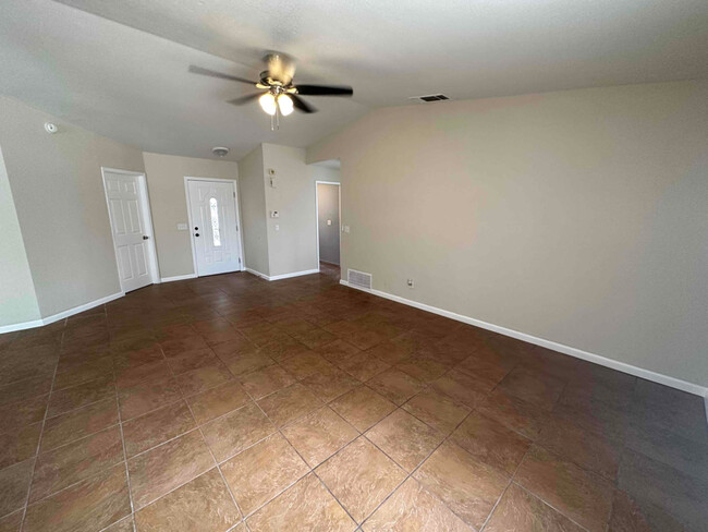 Foto del edificio - 2540 W Falbrook Way