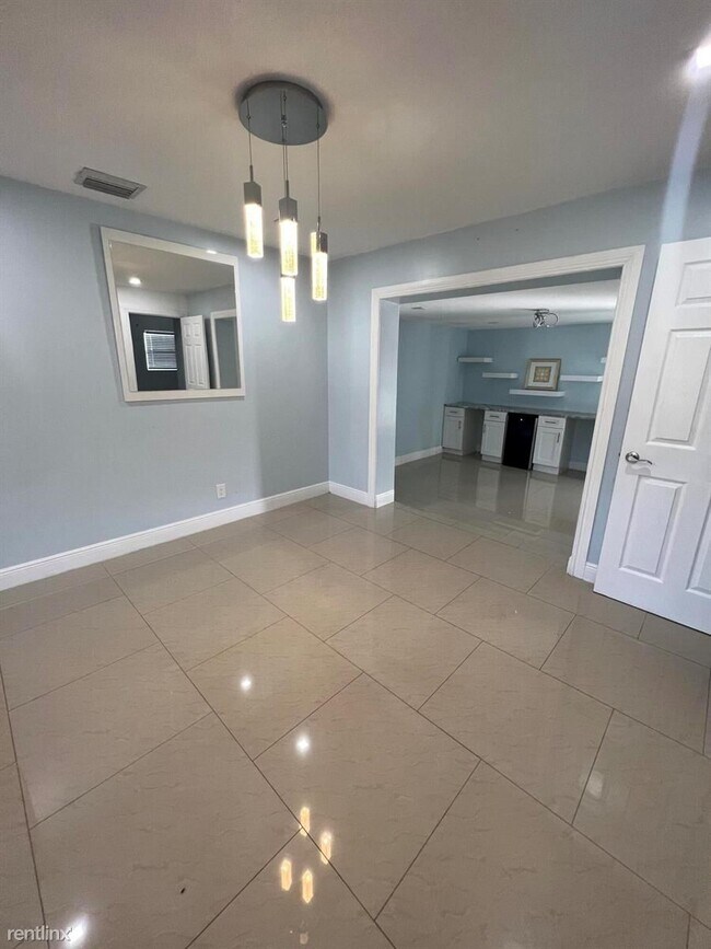 Building Photo - 3 br, 2 bath House - 5858 Tarragon Dr
