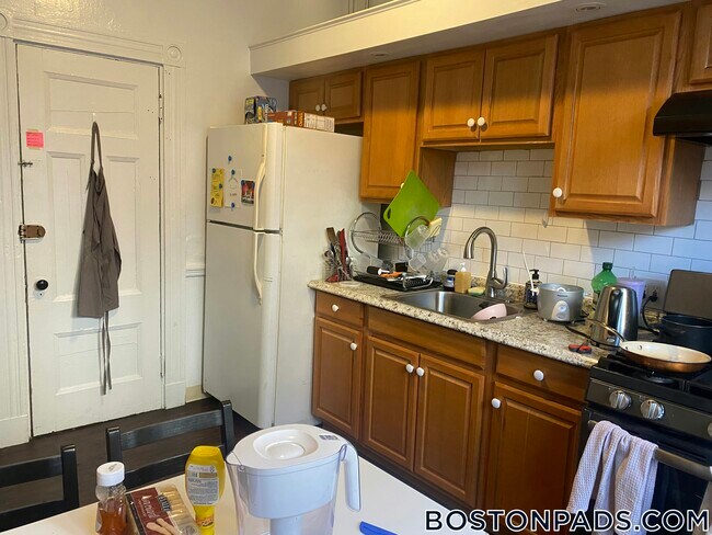 Building Photo - 73 Westland Ave