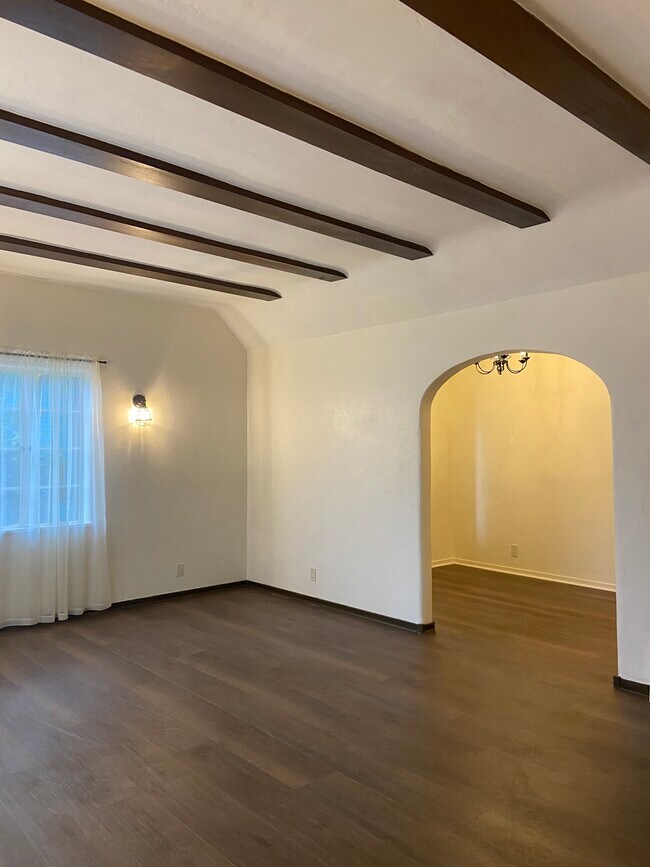 Del salón al comedor - 795 N 2nd St