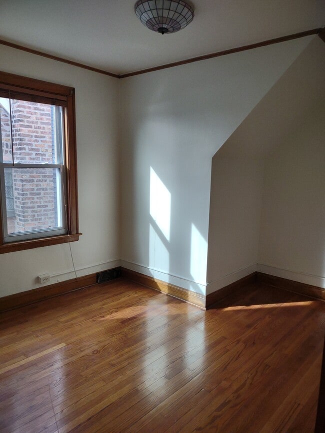 Photo - 2911 N Neva Ave (Chicago, IL) Apartment