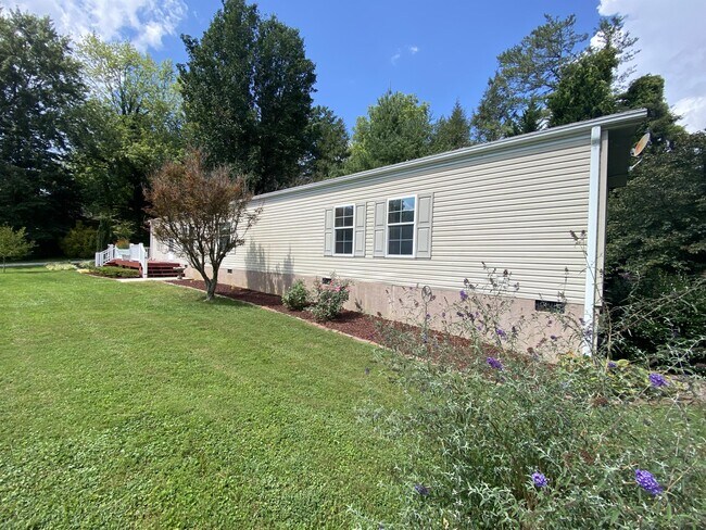 Foto del edificio - 2075 Walnut Cove Rd
