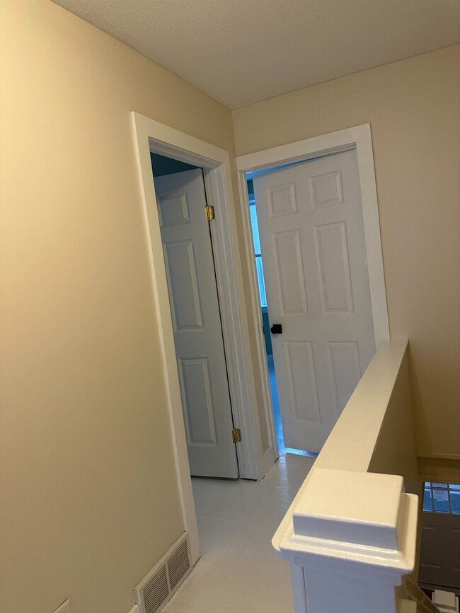 Building Photo - 2008 Athol St