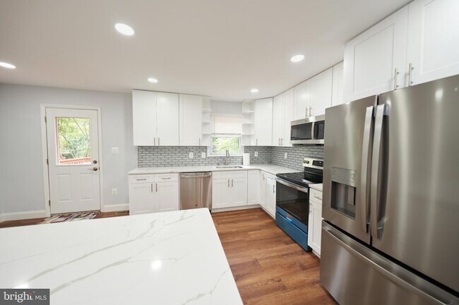 Foto del edificio - 9900 Kingsbridge Dr