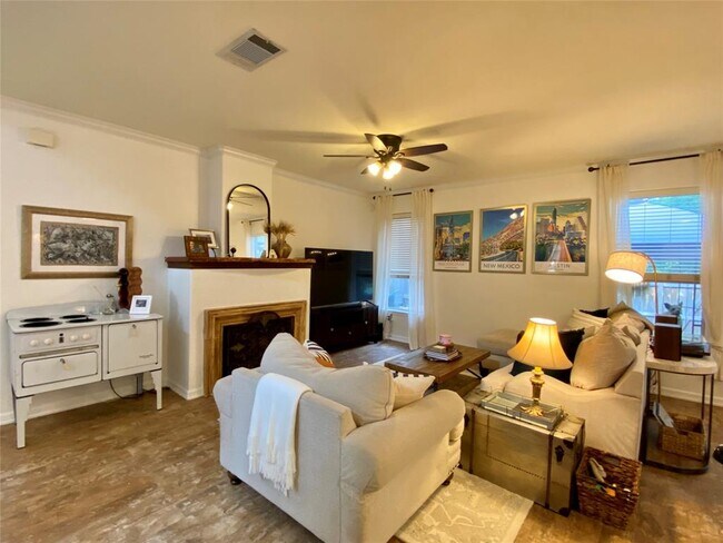 Foto del edificio - 4620 W William Cannon Dr