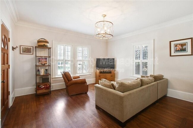 Building Photo - 939 Euclid Ave NE