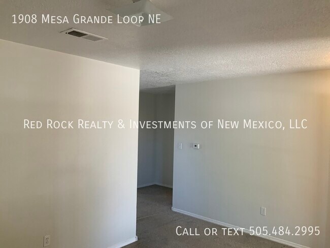 Foto del edificio - 1908 Mesa Grande Loop NE