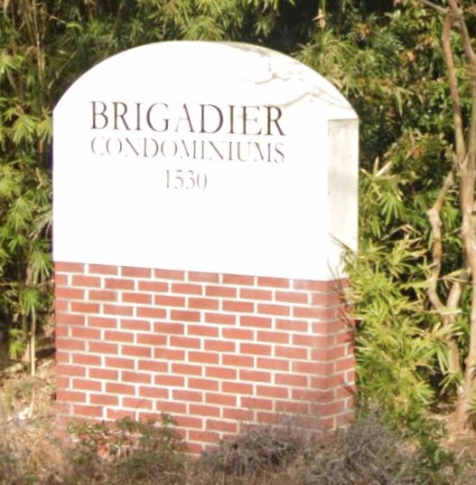 Building Photo - 1530 Fort Johnson Rd