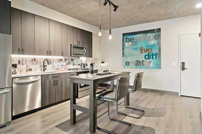Photo - 173 N Ada St (Chicago, IL) Apartment