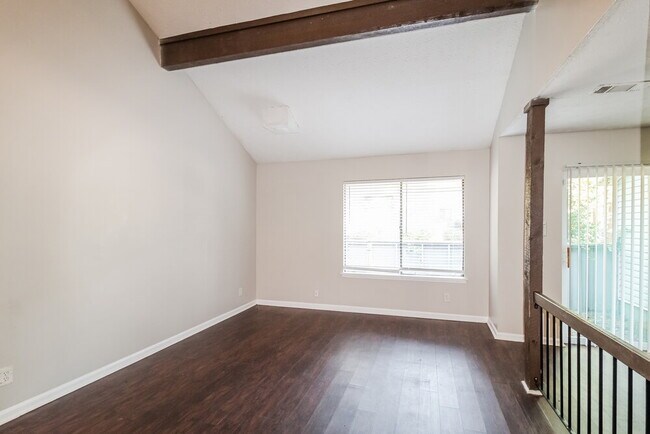 Foto del edificio - 819 Park Villa Way