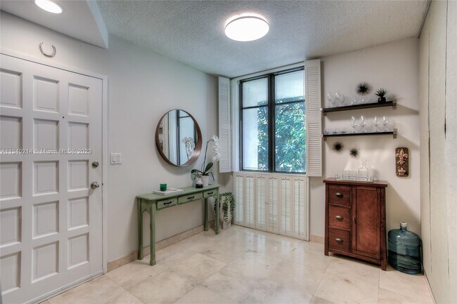 Building Photo - 2666 Tigertail Ave