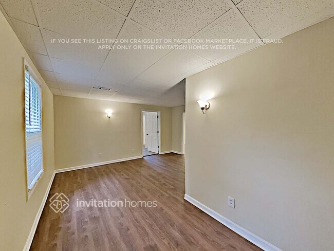 Building Photo - 3621 N Hampton Dr