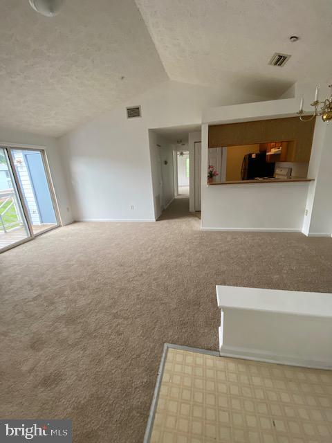 Foto del edificio - 203 Oak Leaf Cir