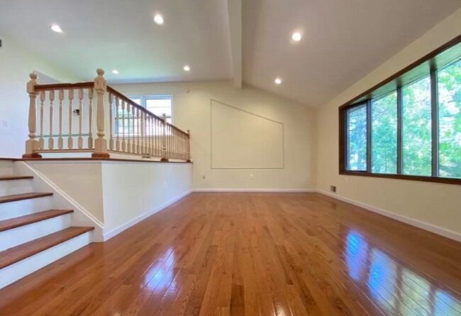 Foto del edificio - 152 Edison Ave