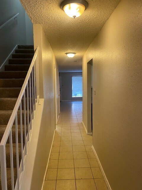 Building Photo - 15510 Blake Way St