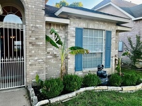 Building Photo - 1410 Spring View Dr