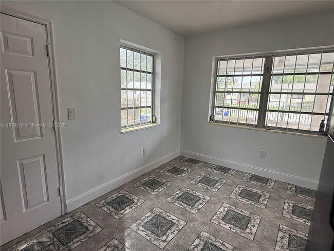 Foto del edificio - 1511 NW 45th St